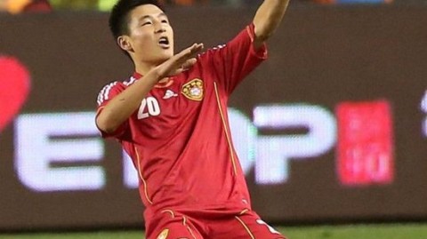 国足2026备战观察：新老交替与生死战的双重挑战